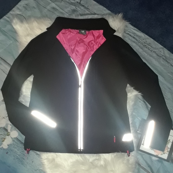 New Balance wind breaker - Picture 4 of 4